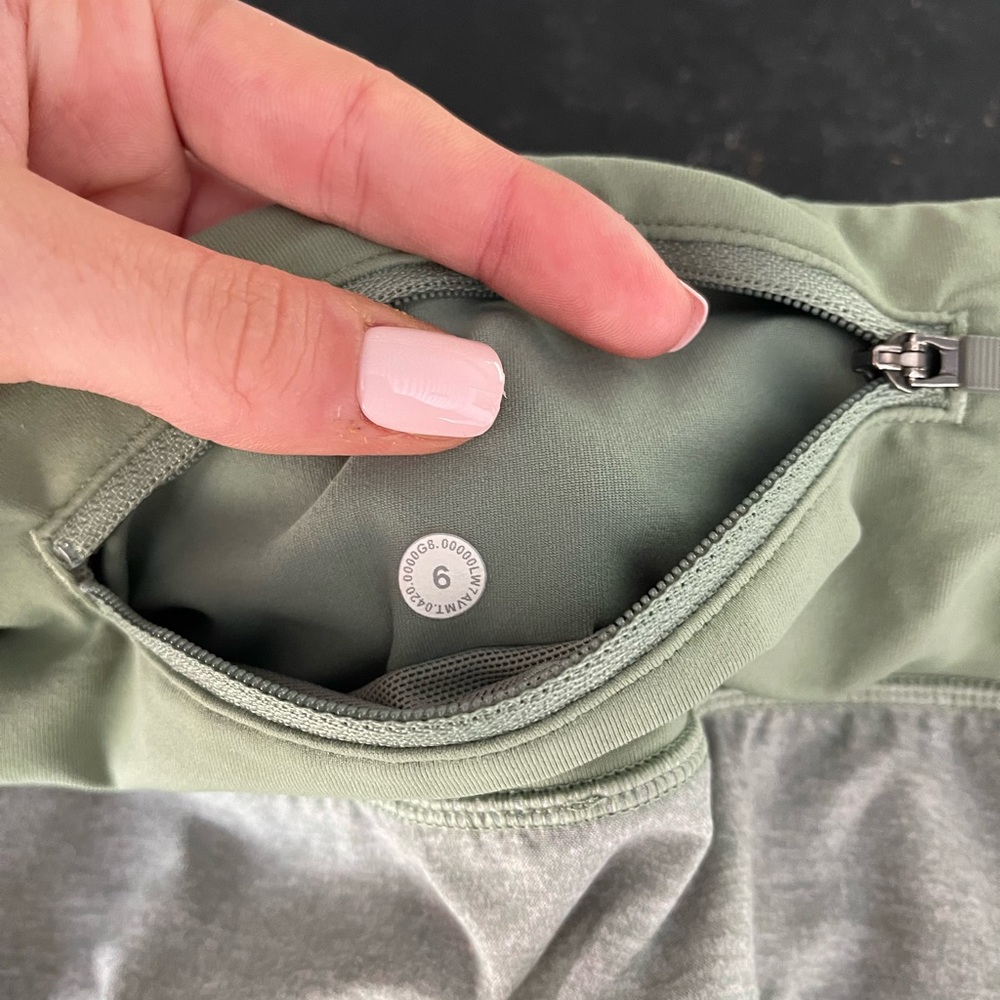 LULULEMON SPEED UP SHORTS